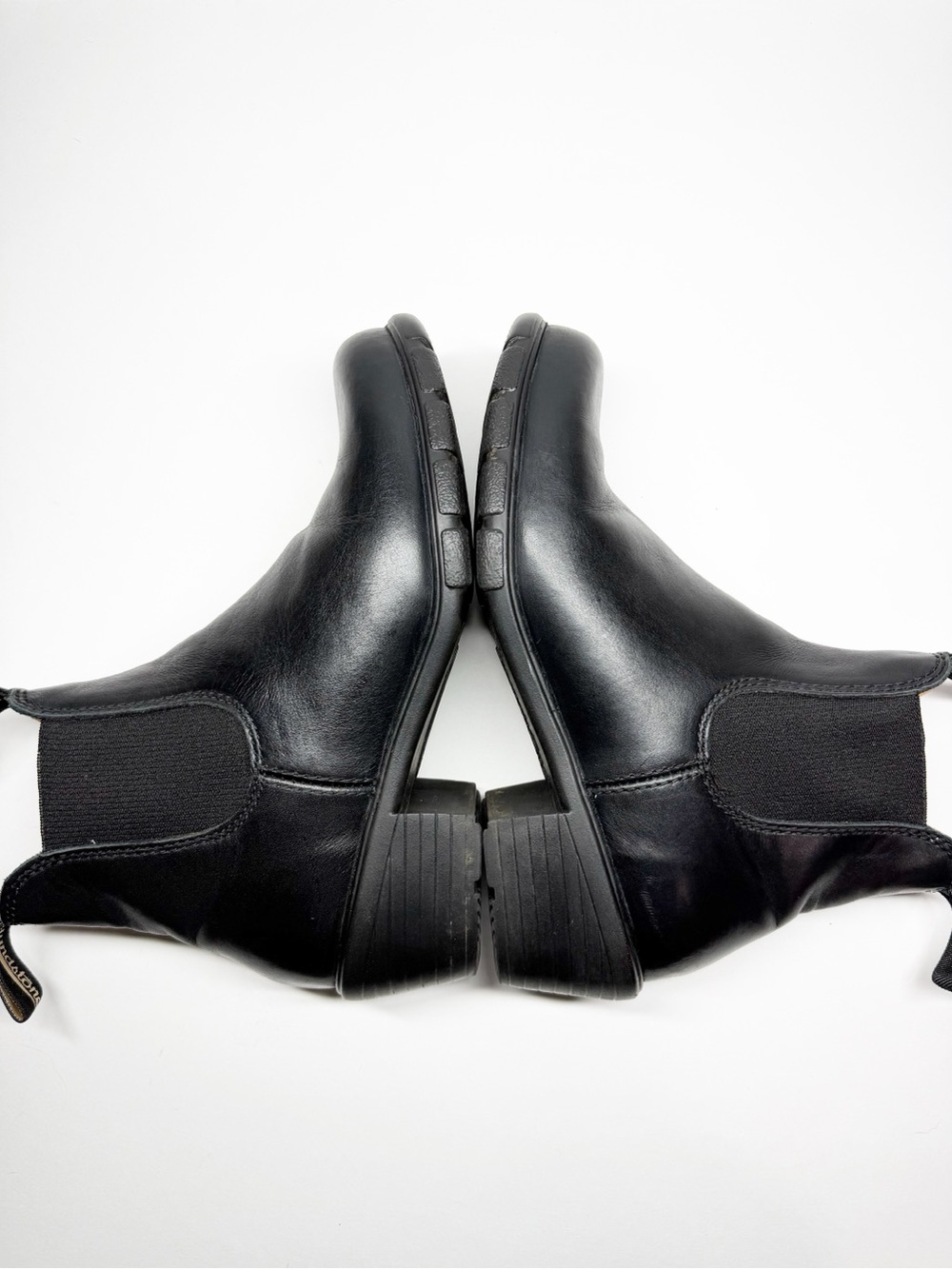 Blundstone Leather Heeled Chelsea Ankle Boots - Picture 7 of 11